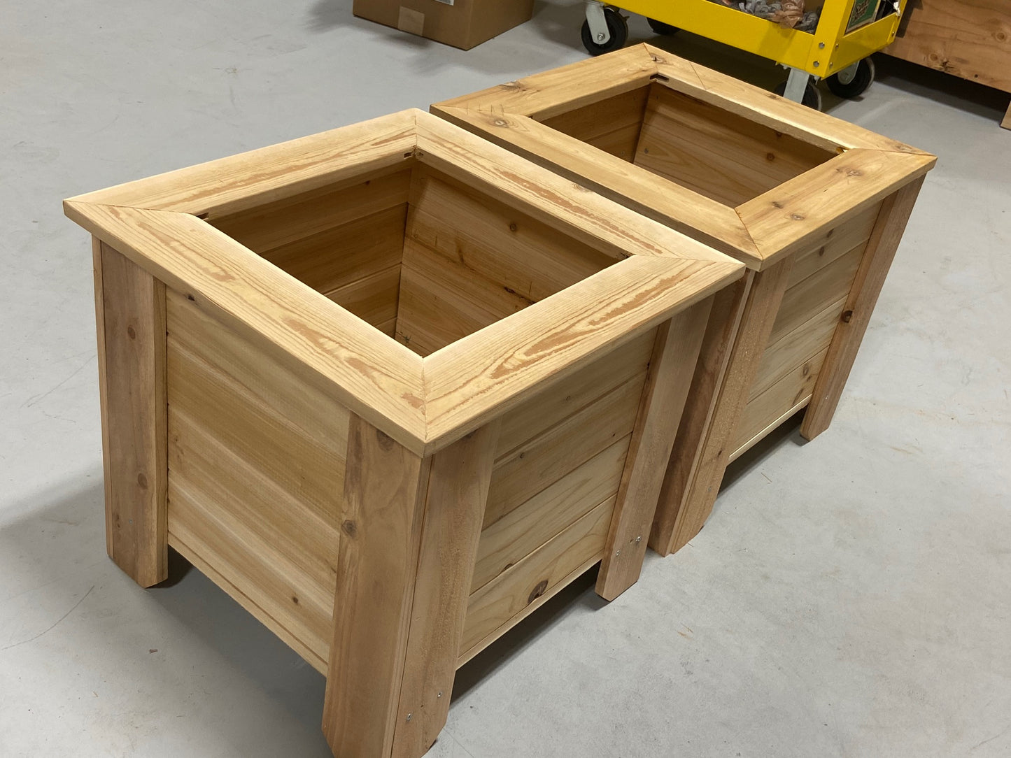 Cedar Planter 18 x 18 x 18